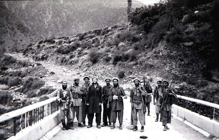 Bargam bridge, Kunar, Afghanistan, aug 1985, 4th from left