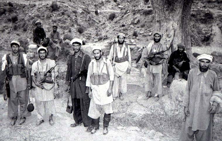 Yunus Khalis mujahideen ready for attack on Barikot garrison